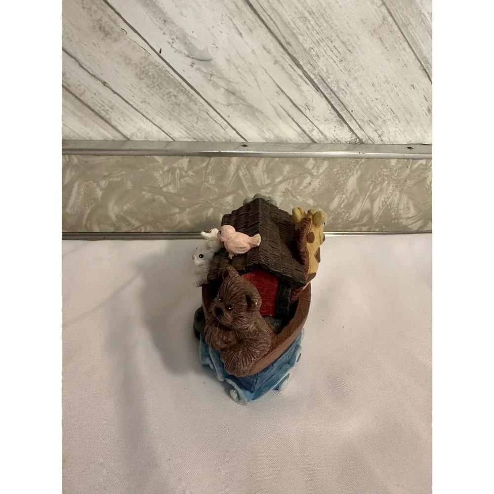 Vintage Noah's Ark Resin Trinket Box Figurine Animals
